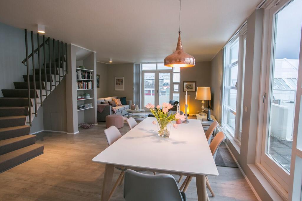 Penthouse Downtown With Free Parking Apartment Рейкявик Екстериор снимка